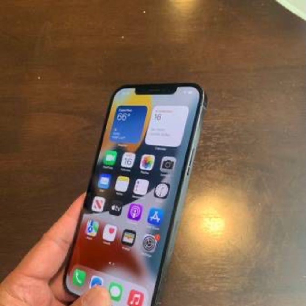 I got a new phone giving this out for cheaper price working perfectly